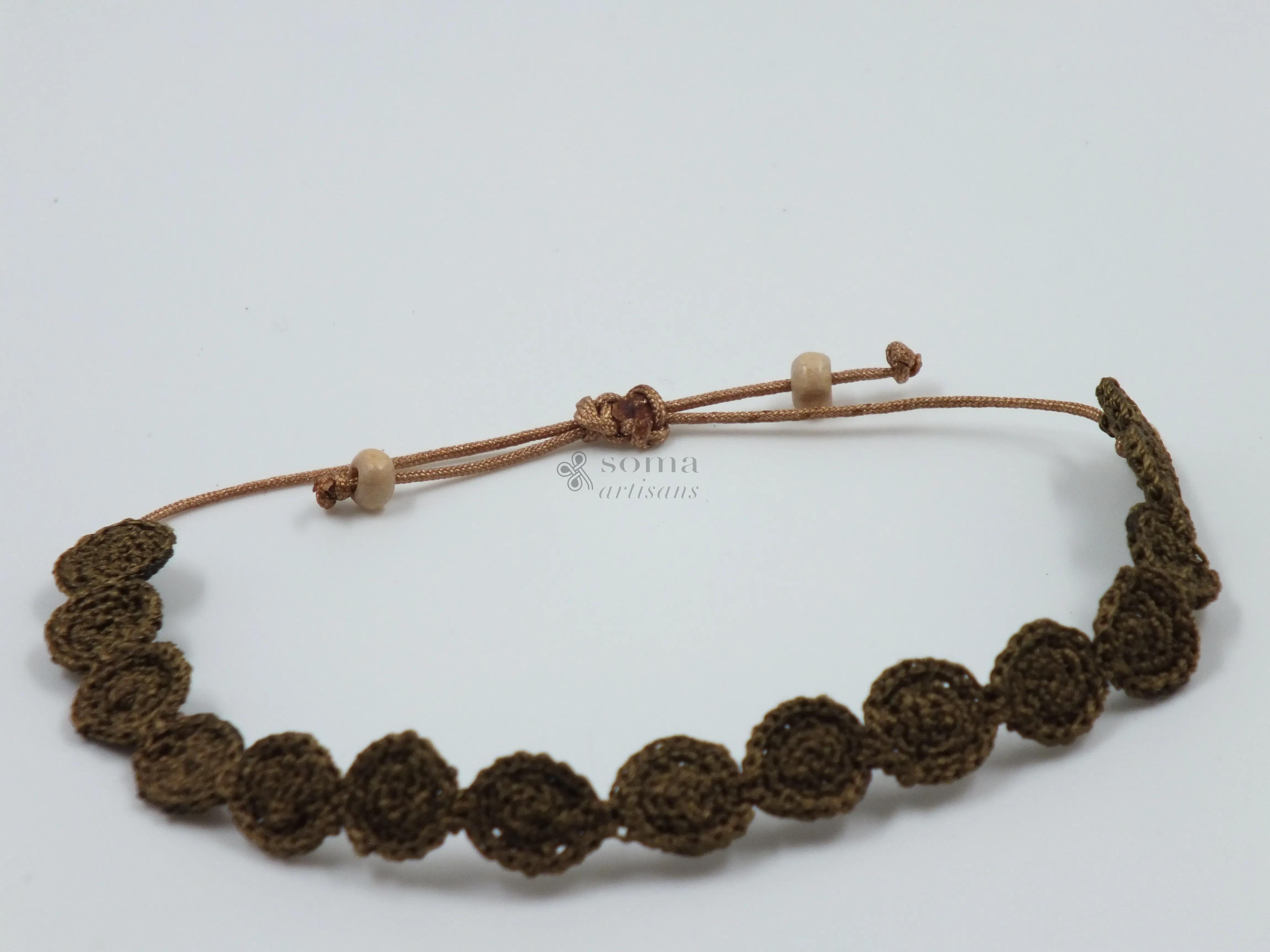 BRA010 Tığ Oyalı Bileklik