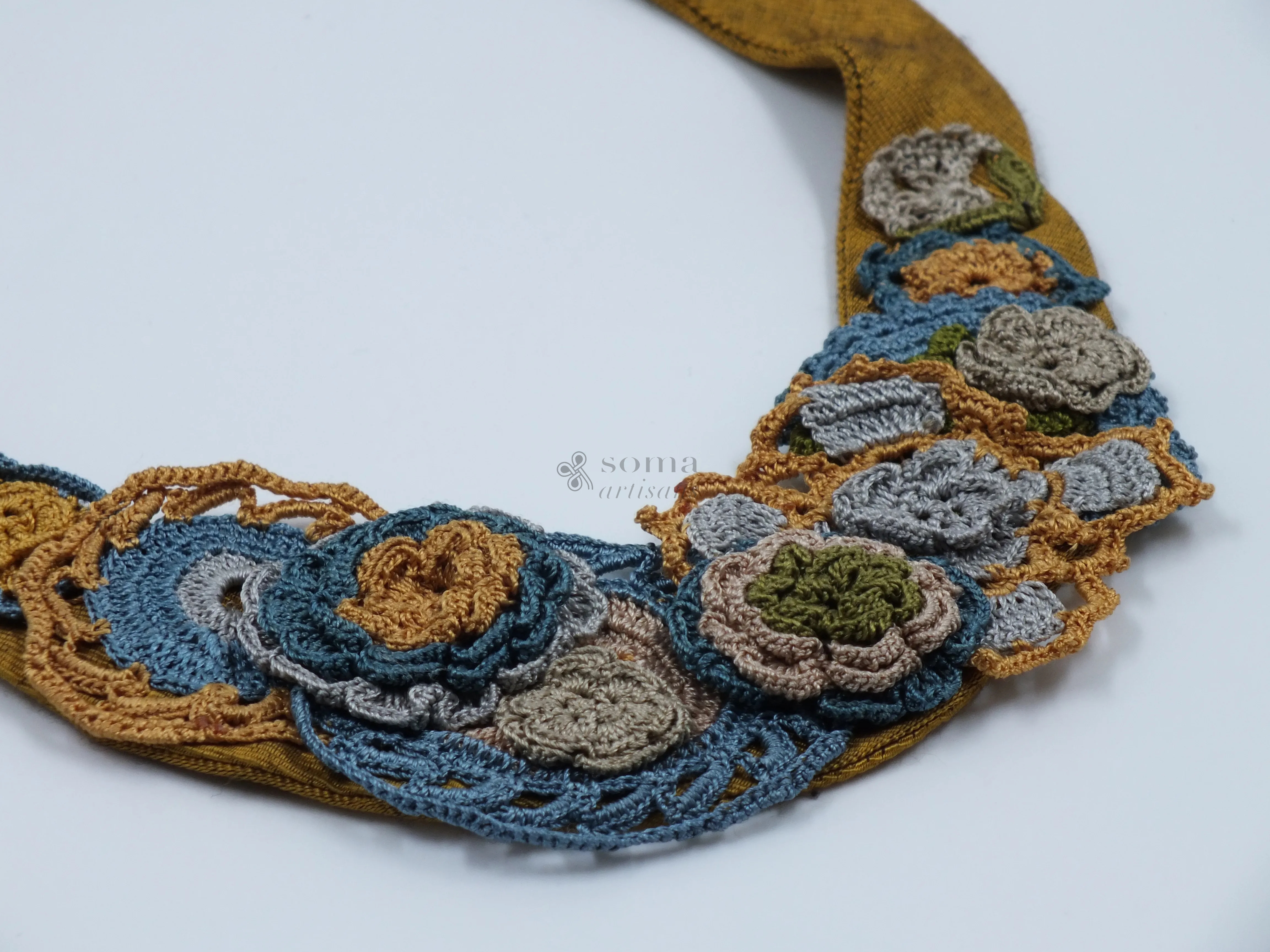 COL011 Oyalı Kutnu Kolye